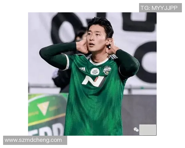 足球明星意外走光瞬间曝光引发热议网友热情讨论背后的故事与影响