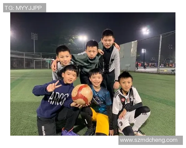 中国足球明星老公的魅力与成就揭秘，探讨他们背后的故事与生活点滴