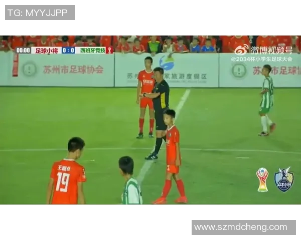 足球明星与拉拉队的激情碰撞展现运动魅力与青春活力