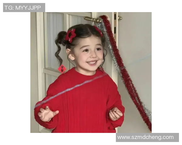足球明星幼崽头像女图片展现可爱与活力的完美结合